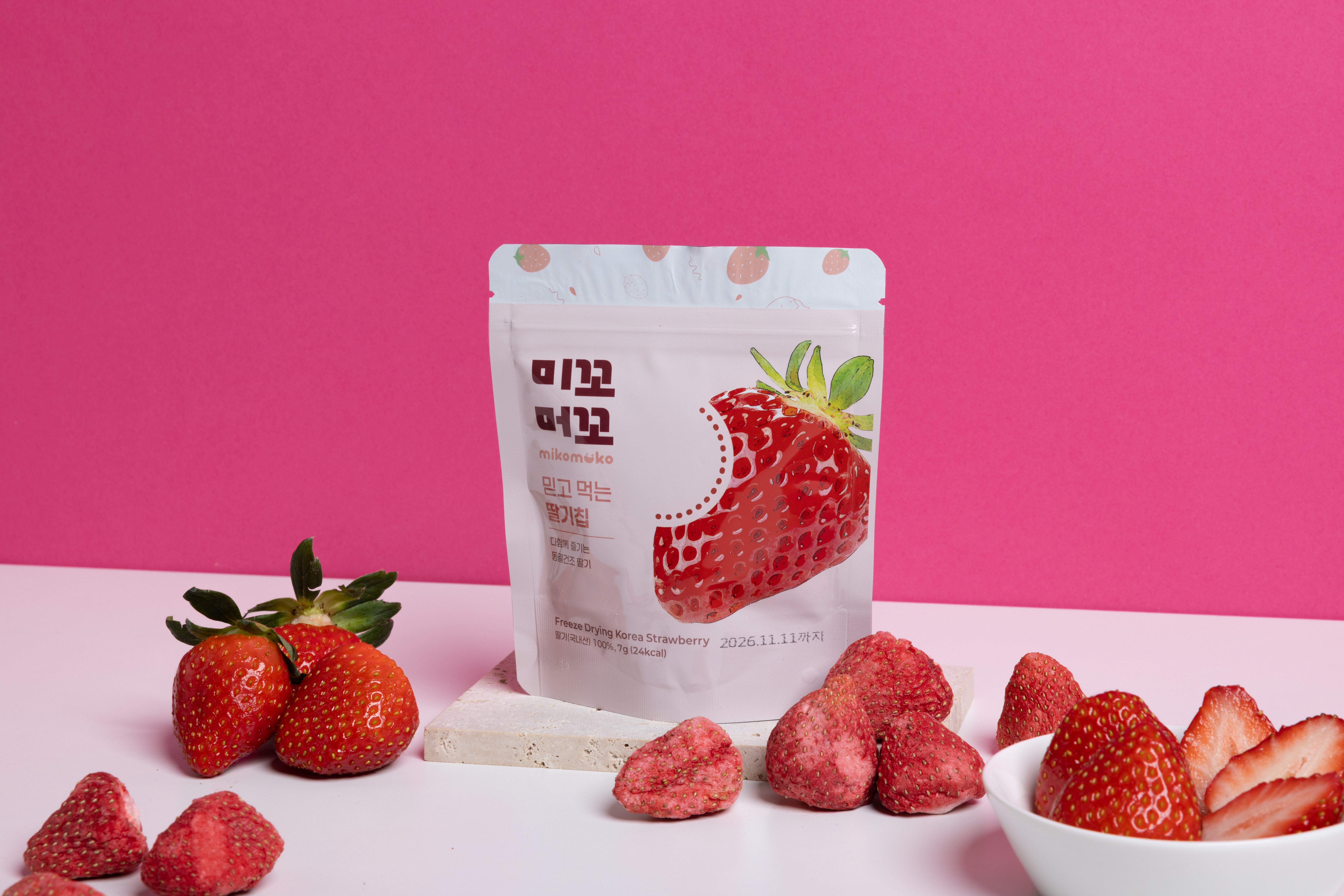 Healthy Snack Choice: Why Freeze-Dried Strawberry Chips Stand Out